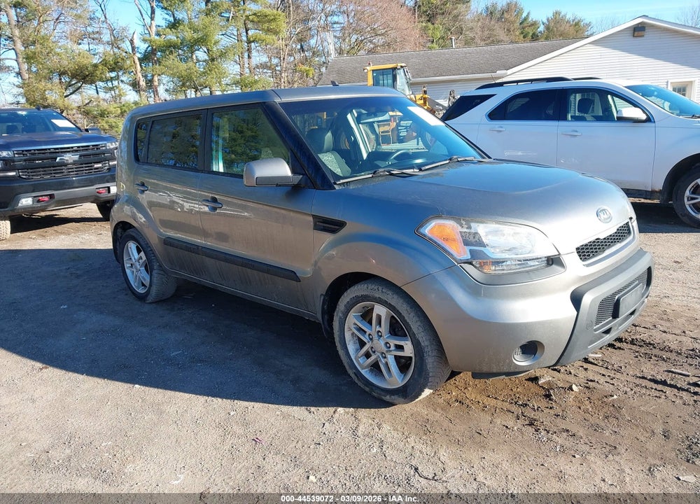2011 KIA SOUL + VIN: KNDJT2A21B7314824