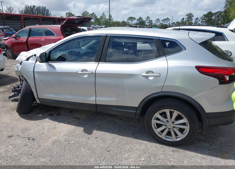 2017 NISSAN ROGUE SPORT S VIN: JN1BJ1CP7HW011948