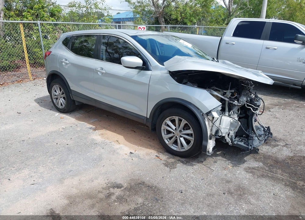 2017 NISSAN ROGUE SPORT S VIN: JN1BJ1CP7HW011948