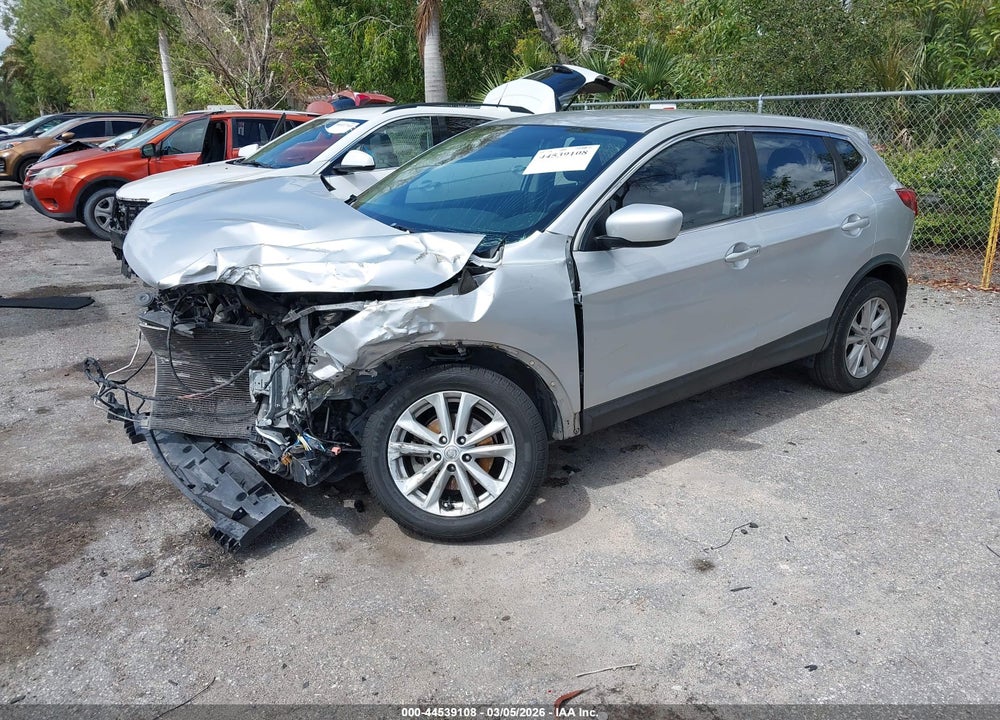 2017 NISSAN ROGUE SPORT S VIN: JN1BJ1CP7HW011948