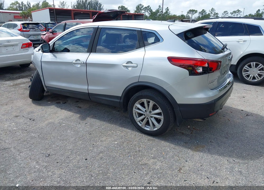 2017 NISSAN ROGUE SPORT S VIN: JN1BJ1CP7HW011948