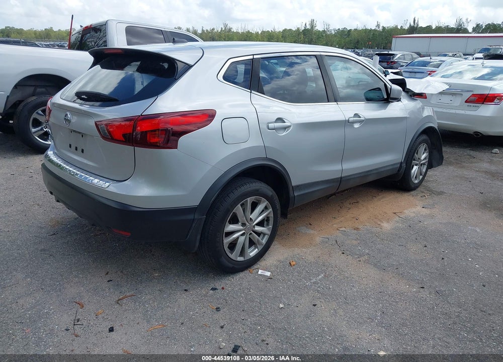2017 NISSAN ROGUE SPORT S VIN: JN1BJ1CP7HW011948