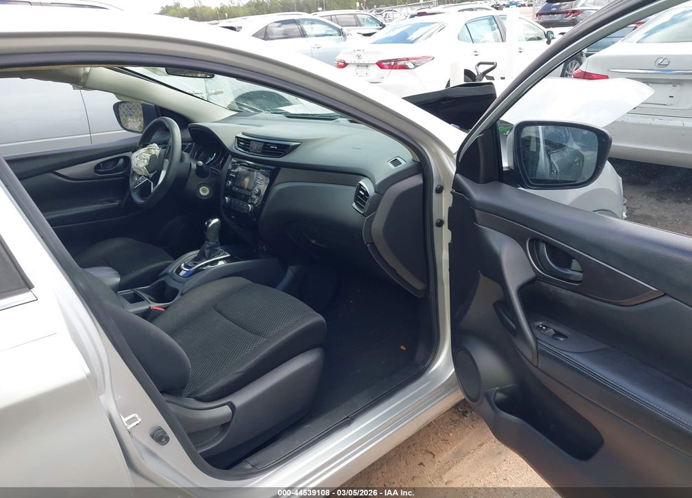 2017 NISSAN ROGUE SPORT S VIN: JN1BJ1CP7HW011948