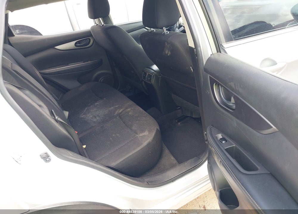 2017 NISSAN ROGUE SPORT S VIN: JN1BJ1CP7HW011948