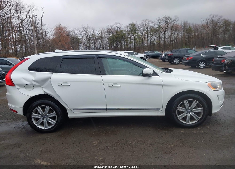2017 VOLVO XC60 T5 INSCRIPTION VIN: YV440MRU7H2024372