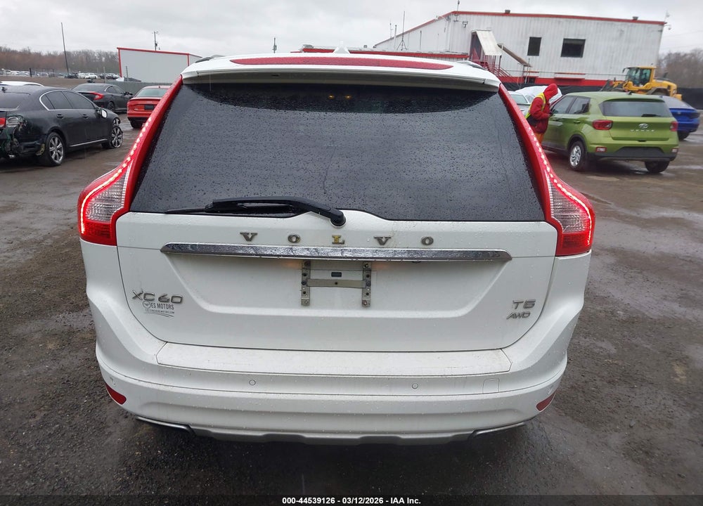 2017 VOLVO XC60 T5 INSCRIPTION VIN: YV440MRU7H2024372