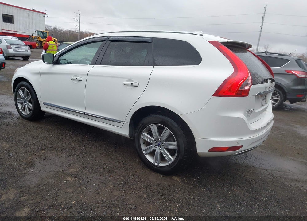 2017 VOLVO XC60 T5 INSCRIPTION VIN: YV440MRU7H2024372