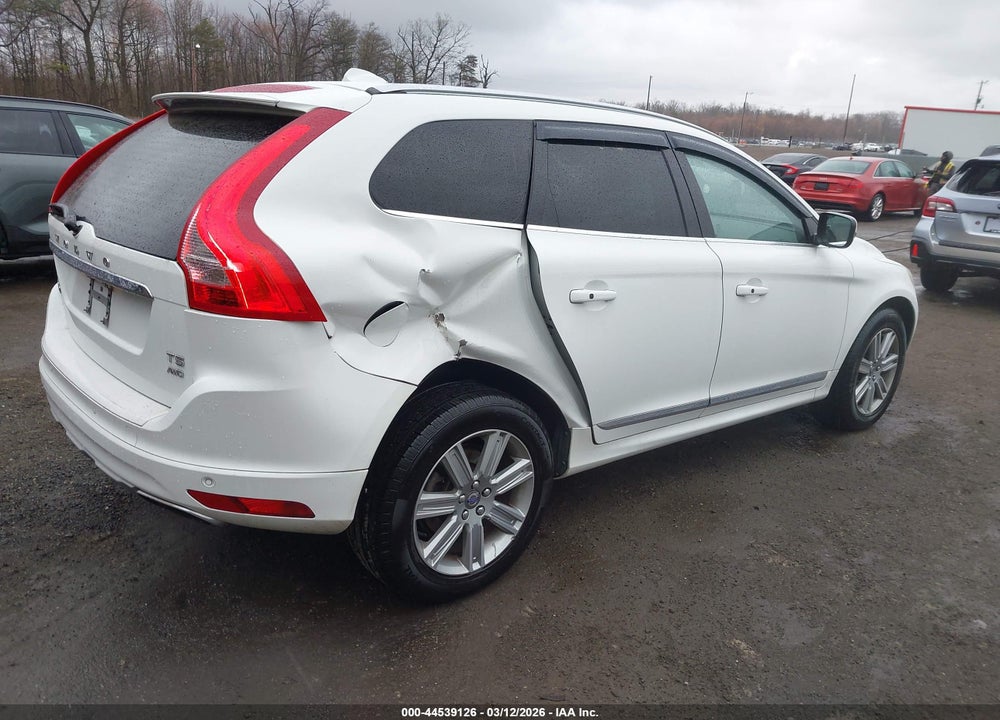 2017 VOLVO XC60 T5 INSCRIPTION VIN: YV440MRU7H2024372