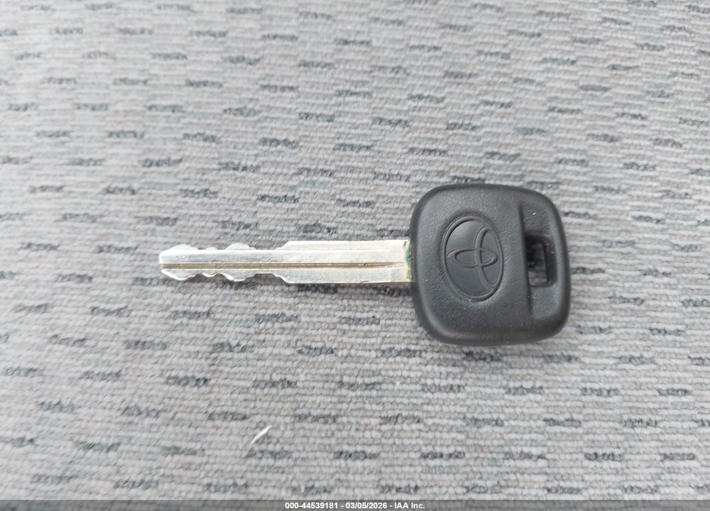 2004 TOYOTA CAMRY LE VIN: 4T1BE32KX4U354077