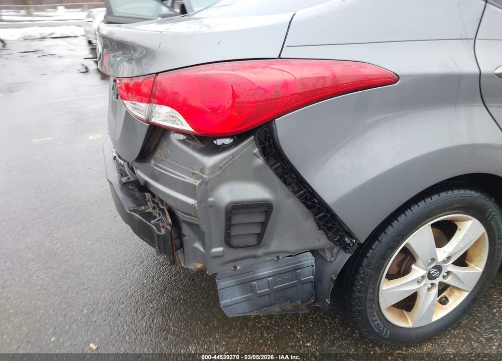 2013 HYUNDAI ELANTRA GLS VIN: 5NPDH4AE9DH313083