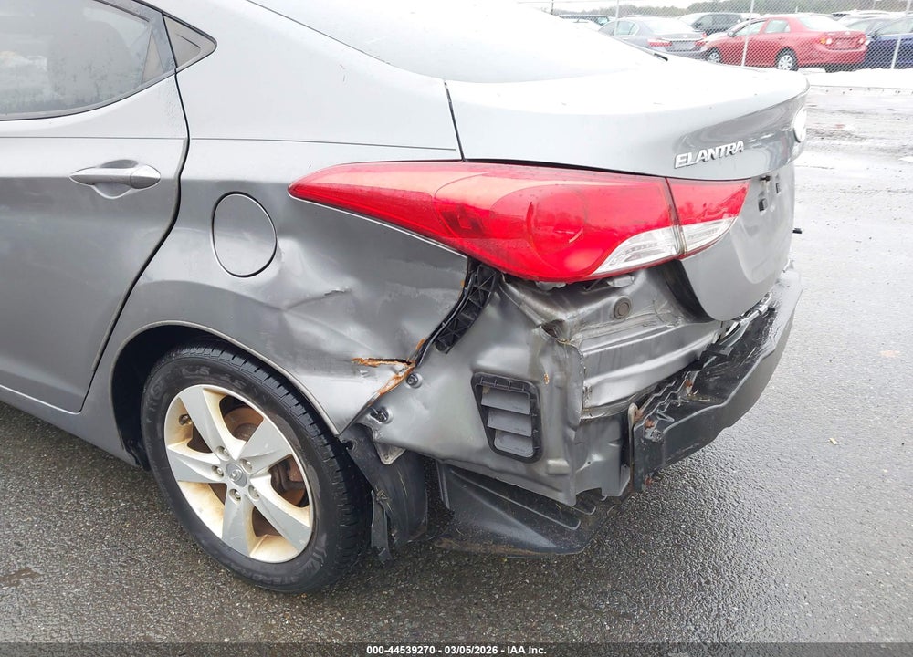 2013 HYUNDAI ELANTRA GLS VIN: 5NPDH4AE9DH313083