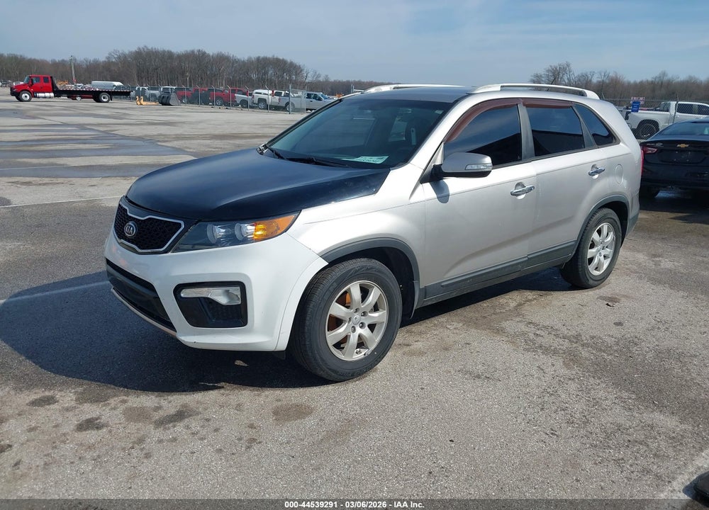 2013 KIA SORENTO LX VIN: 5XYKT3A61DG322201