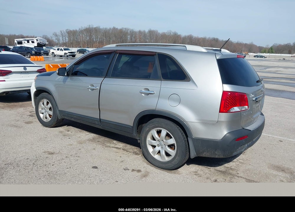 2013 KIA SORENTO LX VIN: 5XYKT3A61DG322201