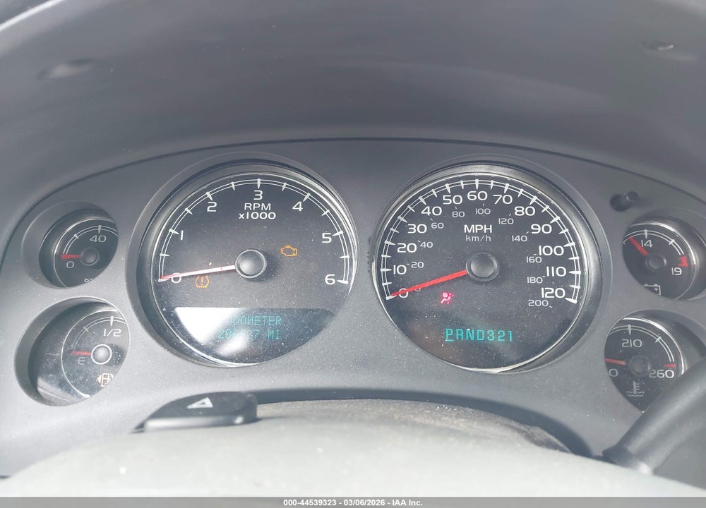 2007 CHEVROLET SUBURBAN 1500 LT VIN: 3GNFC16J57G170536