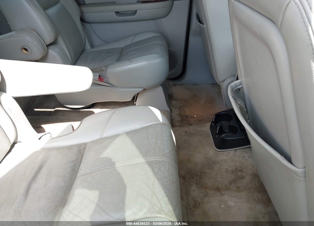 2007 CHEVROLET SUBURBAN 1500 LT VIN: 3GNFC16J57G170536