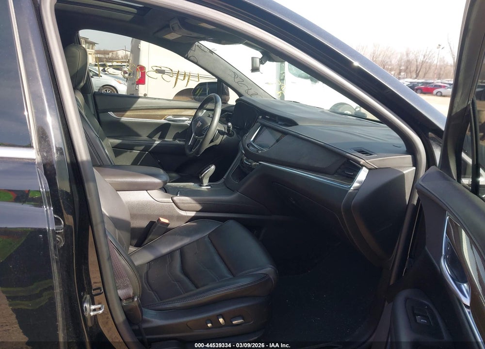 2017 CADILLAC XT5 PLATINUM VIN: 1GYKNFRS4HZ294697