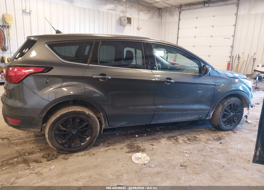 2019 FORD ESCAPE SE VIN: 1FMCU9GD5KUA52536