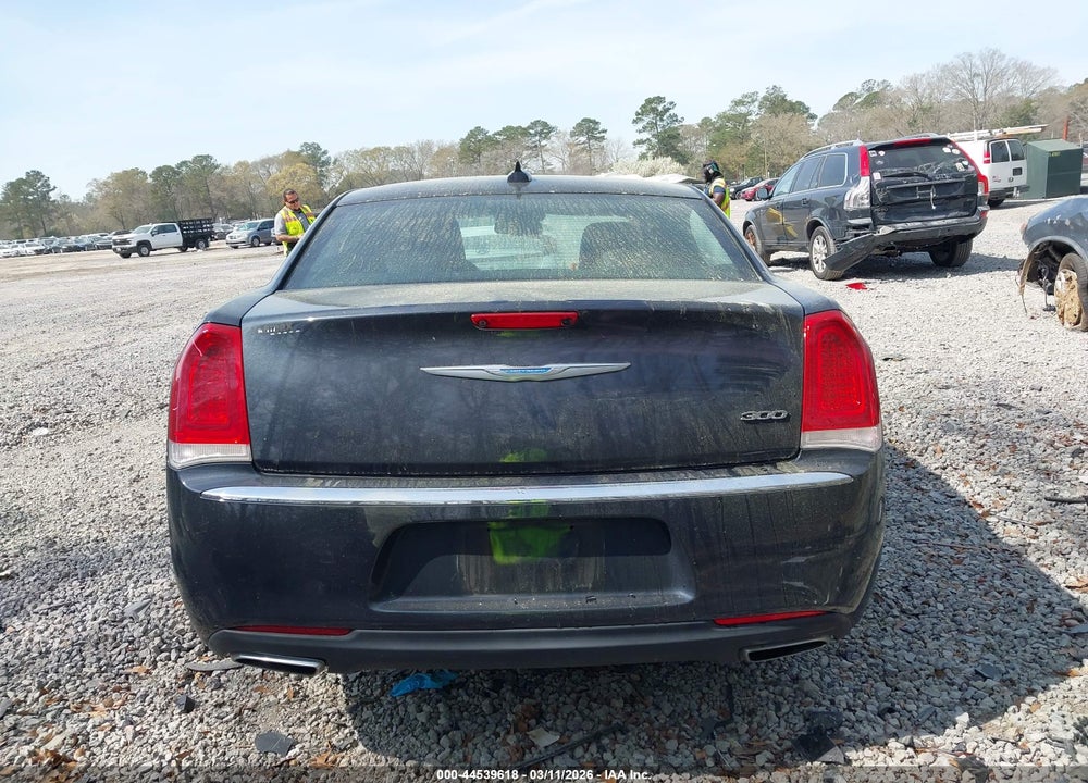 2018 CHRYSLER 300 TOURING L VIN: 2C3CCAAG6JH222825