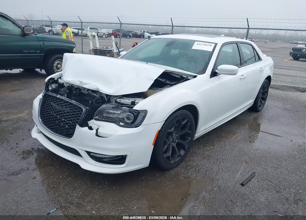 2020 CHRYSLER 300 300S VIN: 2C3CCABT2LH189515