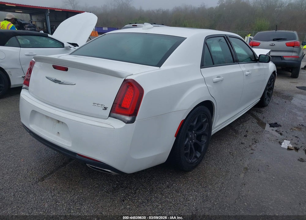 2020 CHRYSLER 300 300S VIN: 2C3CCABT2LH189515