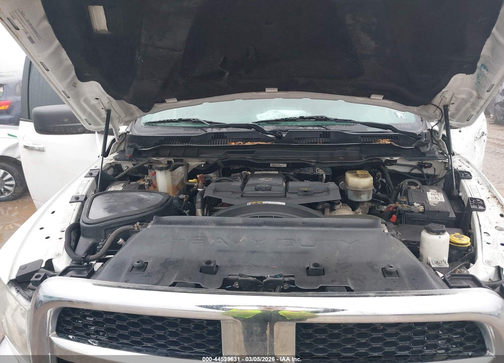 2018 RAM 2500 SLT  4X4 6'4 BOX VIN: 3C6UR5DLXJG314106