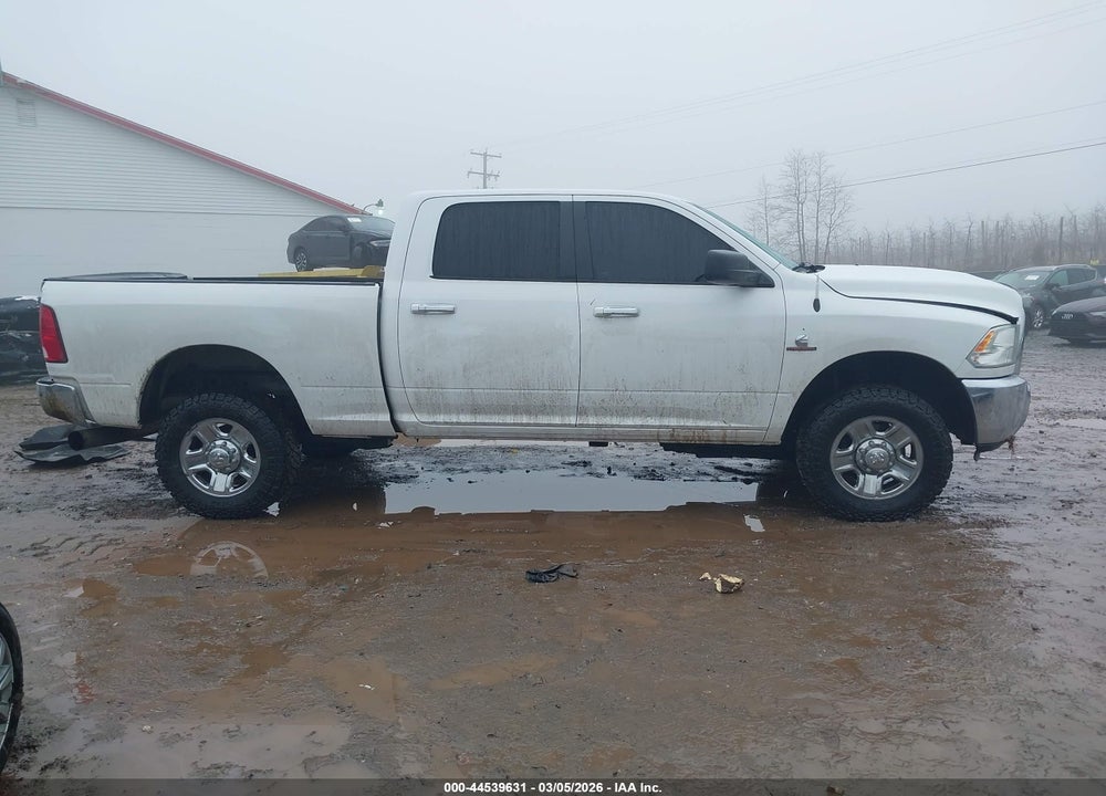 2018 RAM 2500 SLT  4X4 6'4 BOX VIN: 3C6UR5DLXJG314106