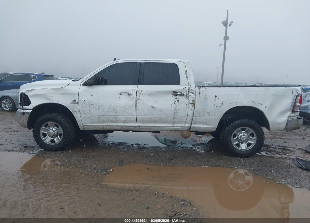 2018 RAM 2500 SLT  4X4 6'4 BOX VIN: 3C6UR5DLXJG314106