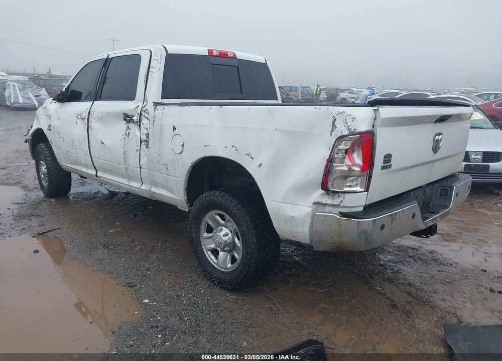 2018 RAM 2500 SLT  4X4 6'4 BOX VIN: 3C6UR5DLXJG314106