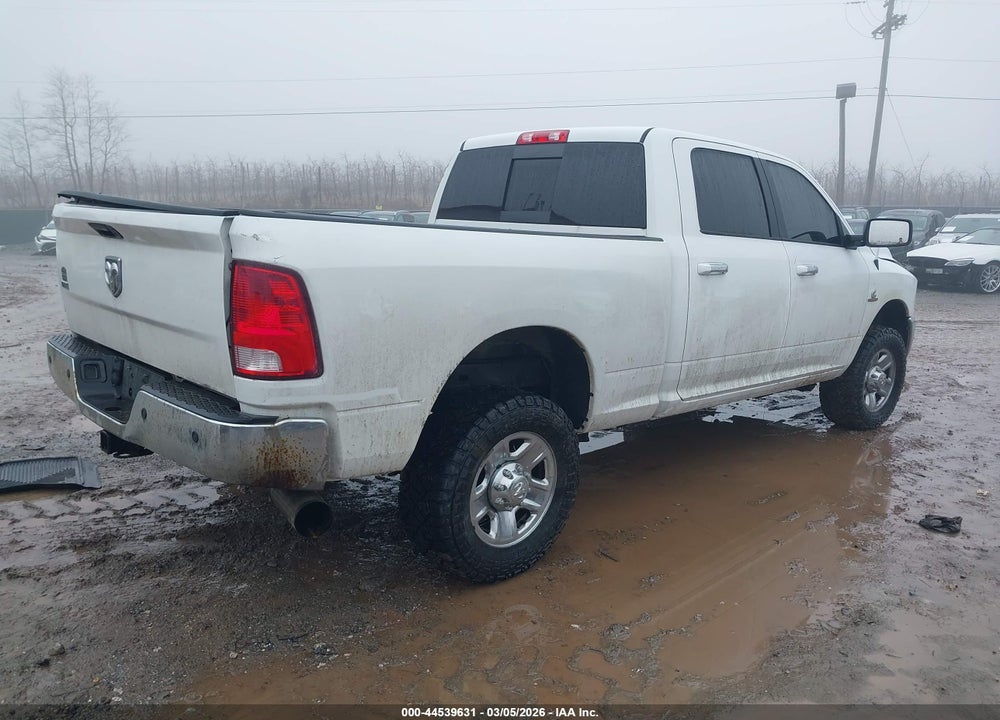 2018 RAM 2500 SLT  4X4 6'4 BOX VIN: 3C6UR5DLXJG314106