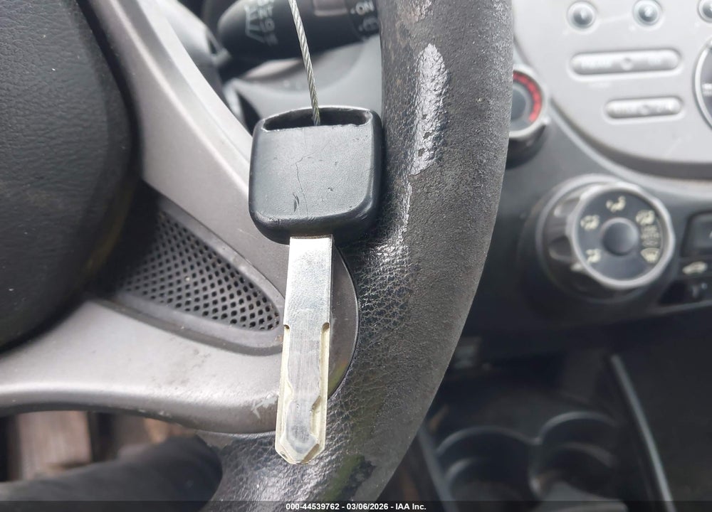 2009 HONDA FIT VIN: JHMGE87239S036190