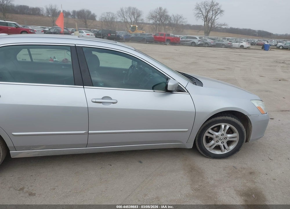 2007 HONDA ACCORD 2.4 EX VIN: 1HGCM56827A177554