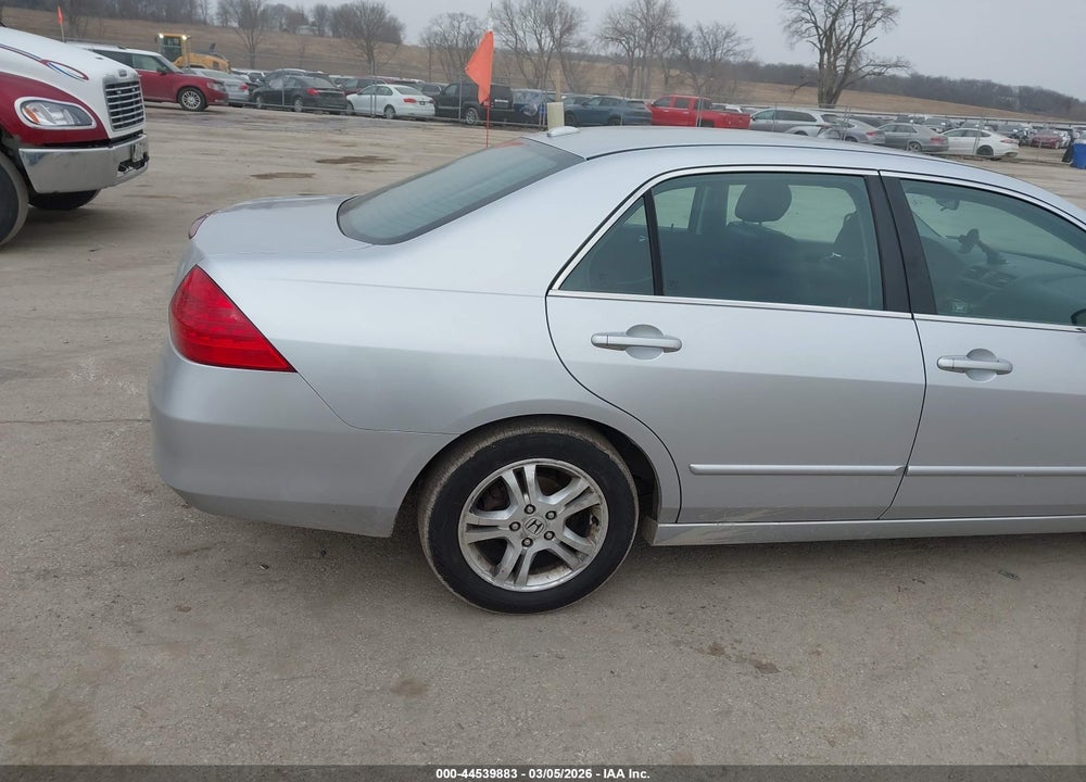 2007 HONDA ACCORD 2.4 EX VIN: 1HGCM56827A177554