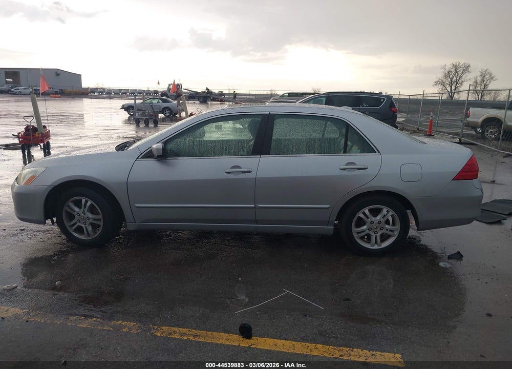 2007 HONDA ACCORD 2.4 EX VIN: 1HGCM56827A177554