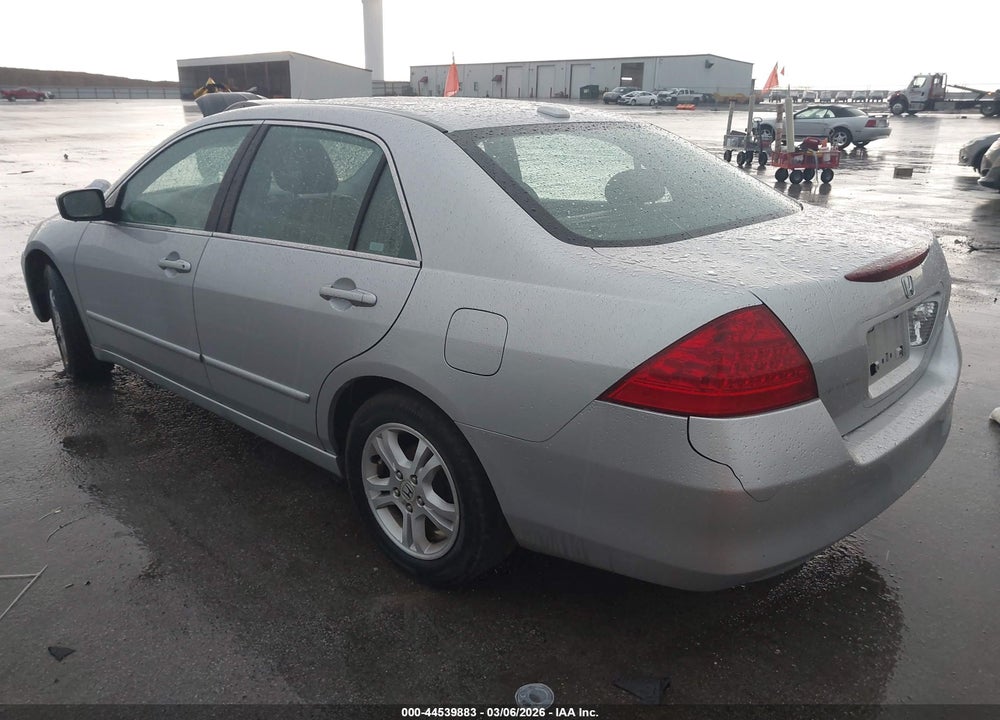 2007 HONDA ACCORD 2.4 EX VIN: 1HGCM56827A177554