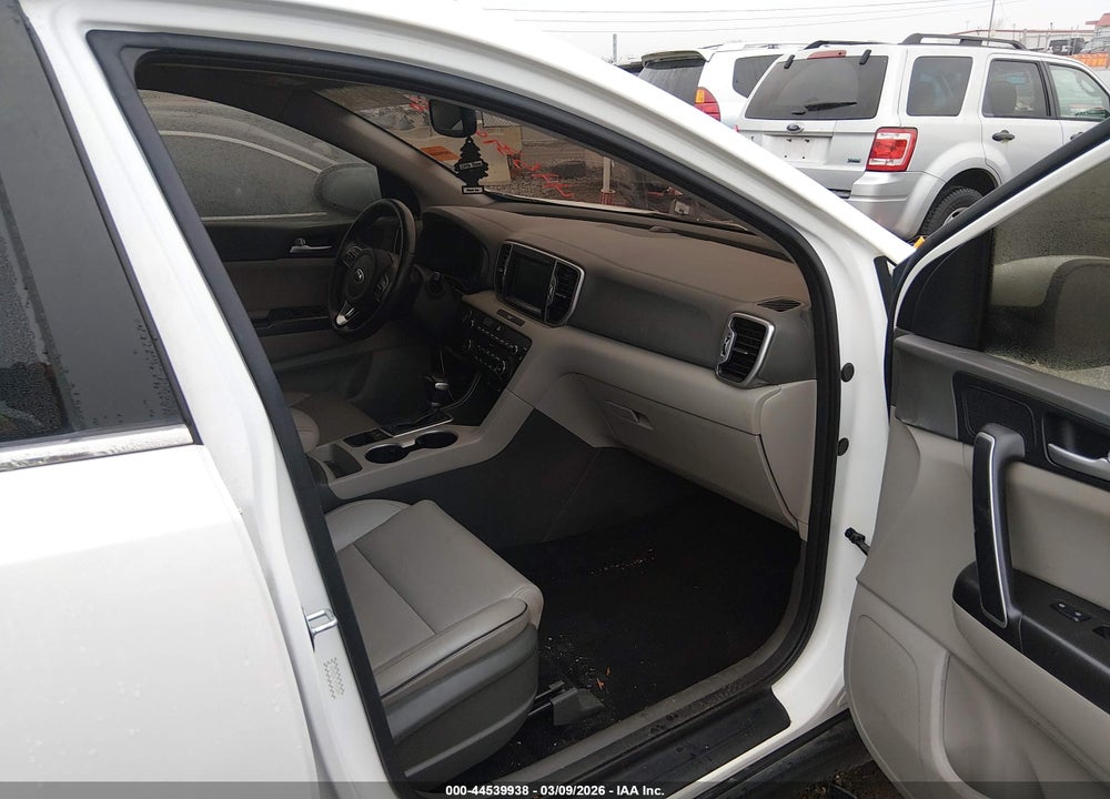 2017 KIA SPORTAGE EX VIN: KNDPNCAC7H7182499