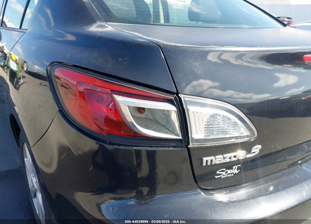 2011 MAZDA 3 I TOURING VIN: JM1BL1VF7B1446677