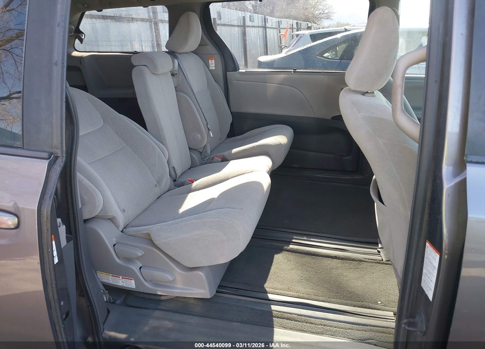 2016 TOYOTA SIENNA LE 8 PASSENGER VIN: 5TDKK3DC6GS690630