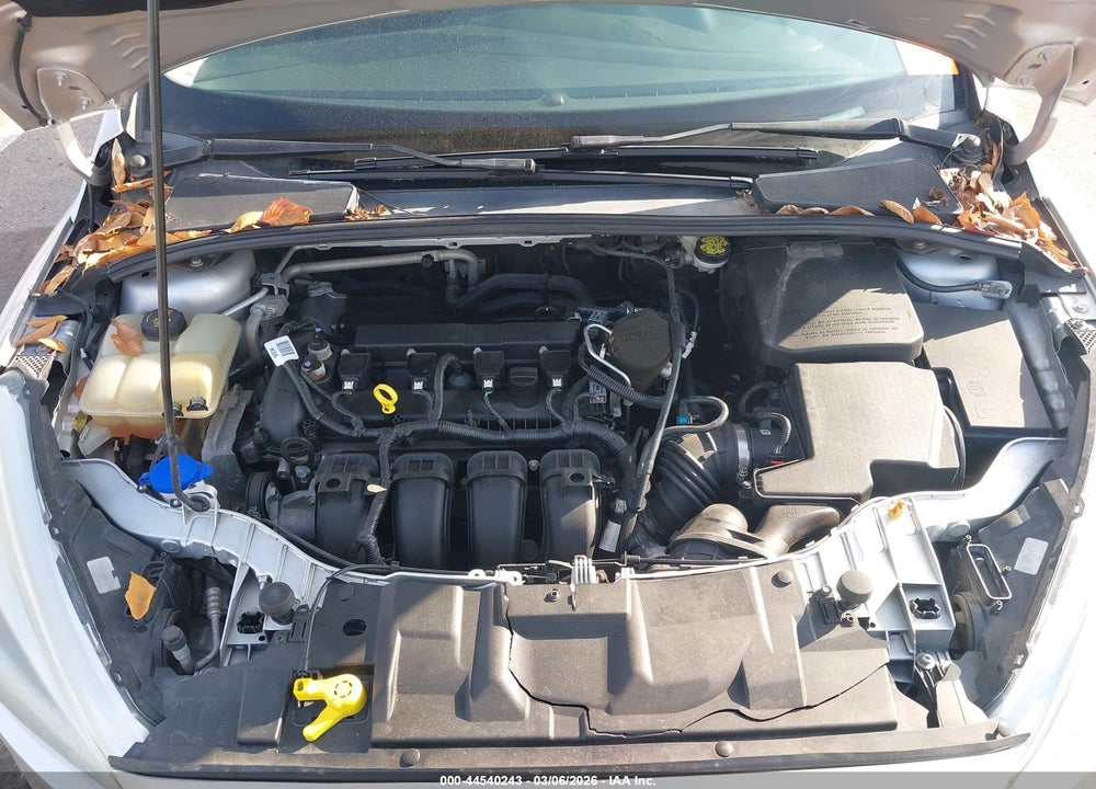 2015 FORD FOCUS SE VIN: 1FADP3K29FL328561