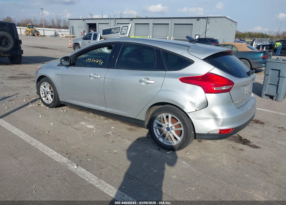 2015 FORD FOCUS SE VIN: 1FADP3K29FL328561