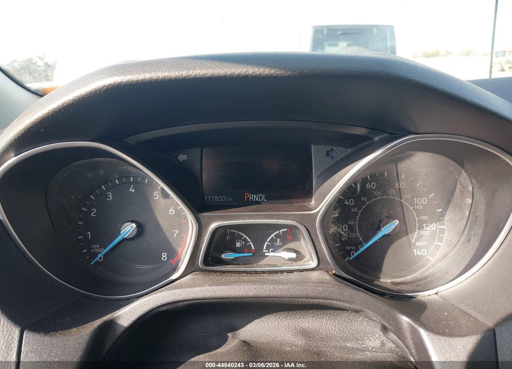 2015 FORD FOCUS SE VIN: 1FADP3K29FL328561