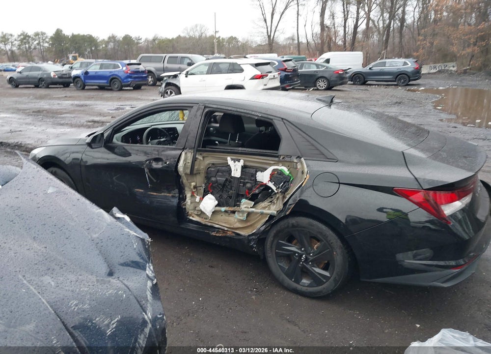 2021 HYUNDAI ELANTRA SEL VIN: KMHLM4AG9MU117378