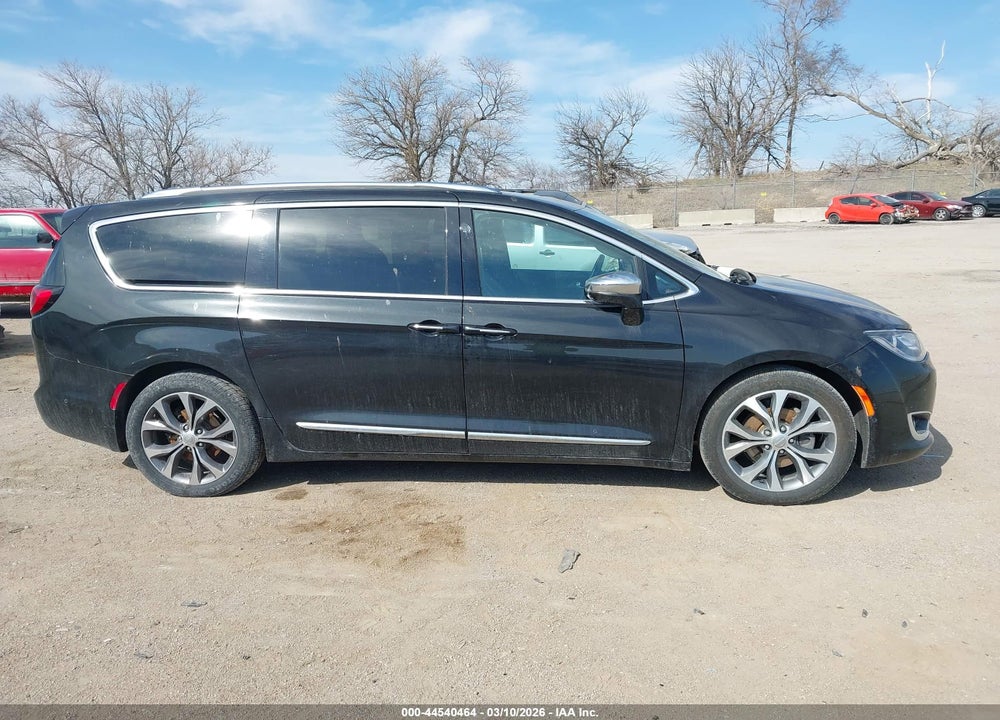 2017 CHRYSLER PACIFICA LIMITED VIN: 2C4RC1GG1HR727396