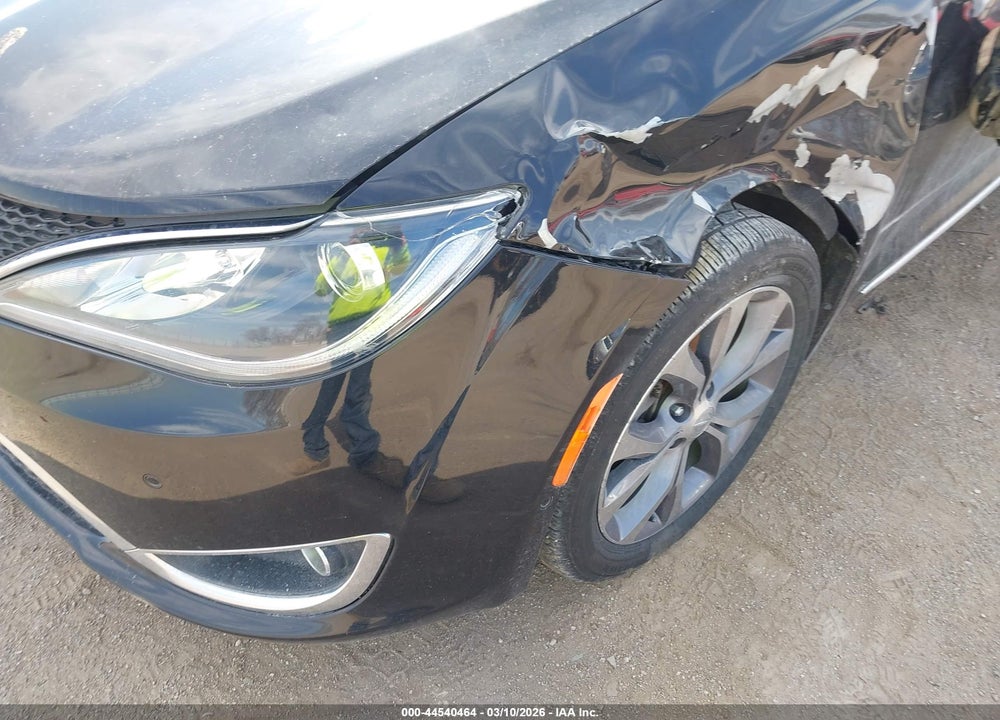 2017 CHRYSLER PACIFICA LIMITED VIN: 2C4RC1GG1HR727396
