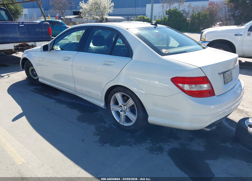 2011 MERCEDES-BENZ C 300 SPORT VIN: WDDGF5EB0BR168164