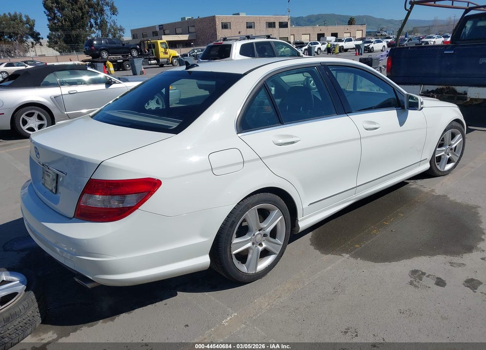 2011 MERCEDES-BENZ C 300 SPORT VIN: WDDGF5EB0BR168164