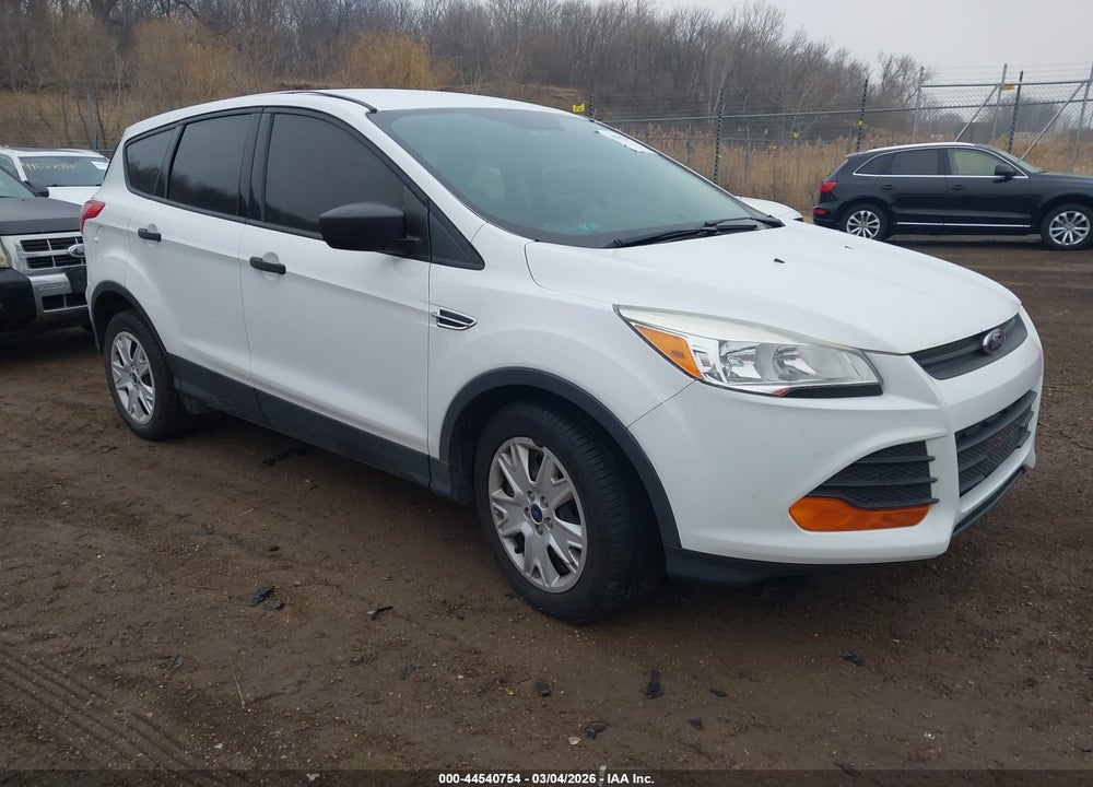 2016 FORD ESCAPE S VIN: 1FMCU0F79GUB33330
