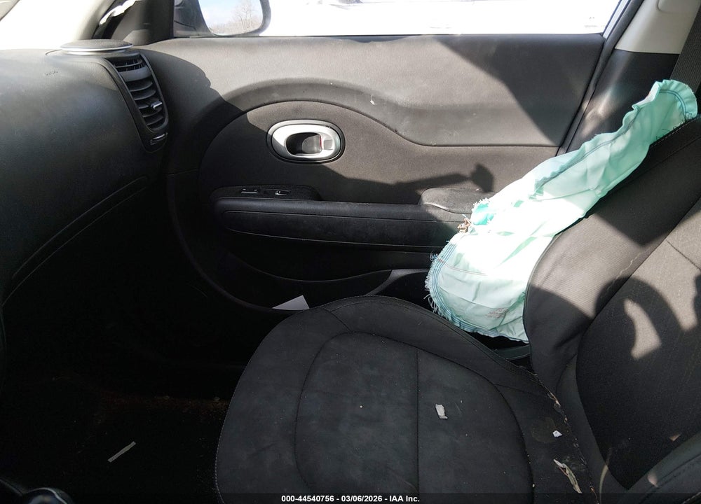 2018 KIA SOUL VIN: KNDJN2A23J7607441
