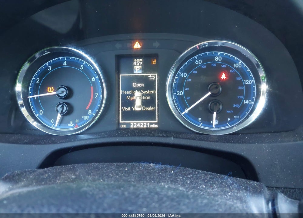 2018 TOYOTA COROLLA SE VIN: 2T1BURHE0JC001013