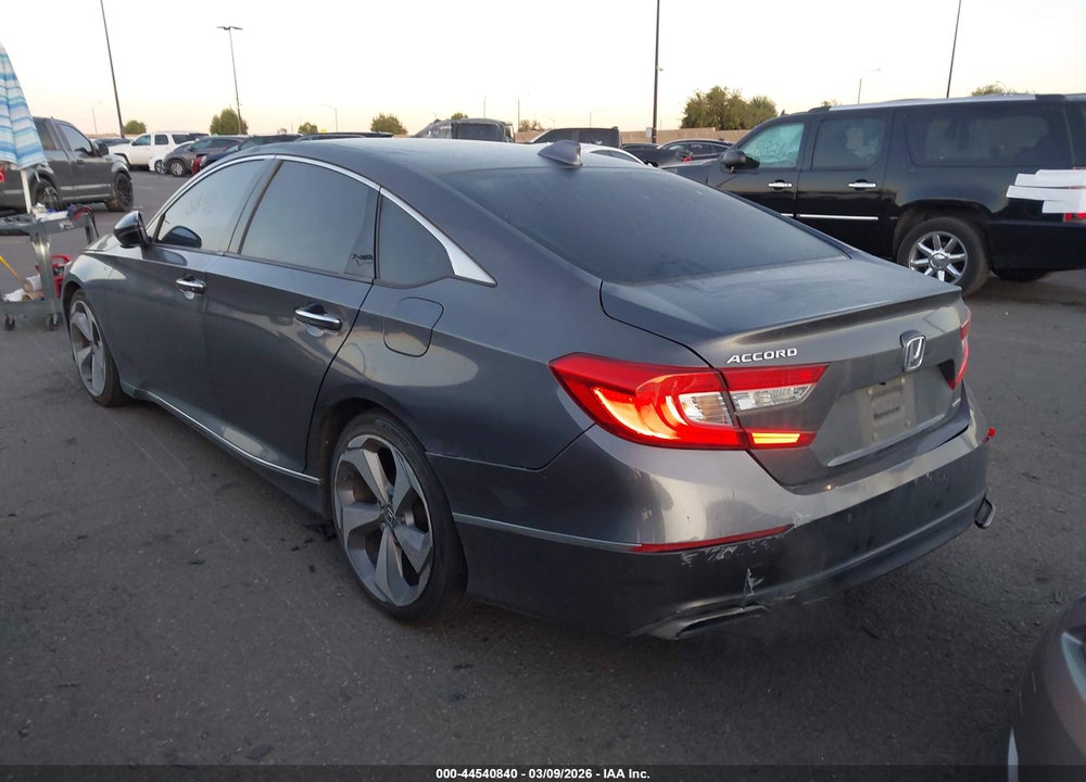 2018 HONDA ACCORD TOURING VIN: 1HGCV1F90JA009255