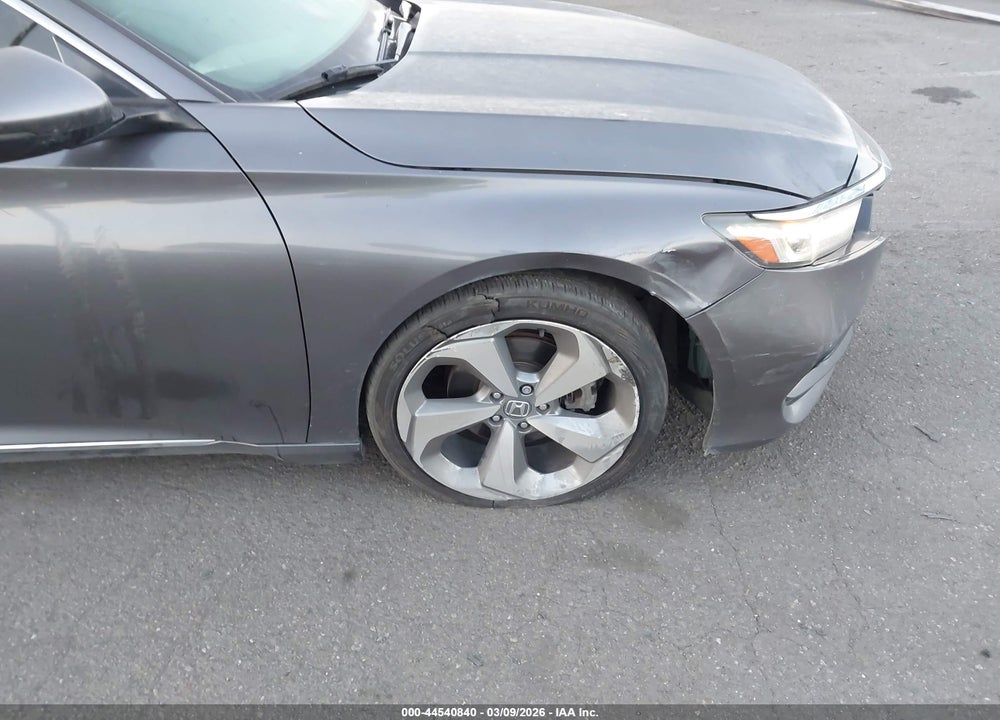 2018 HONDA ACCORD TOURING VIN: 1HGCV1F90JA009255